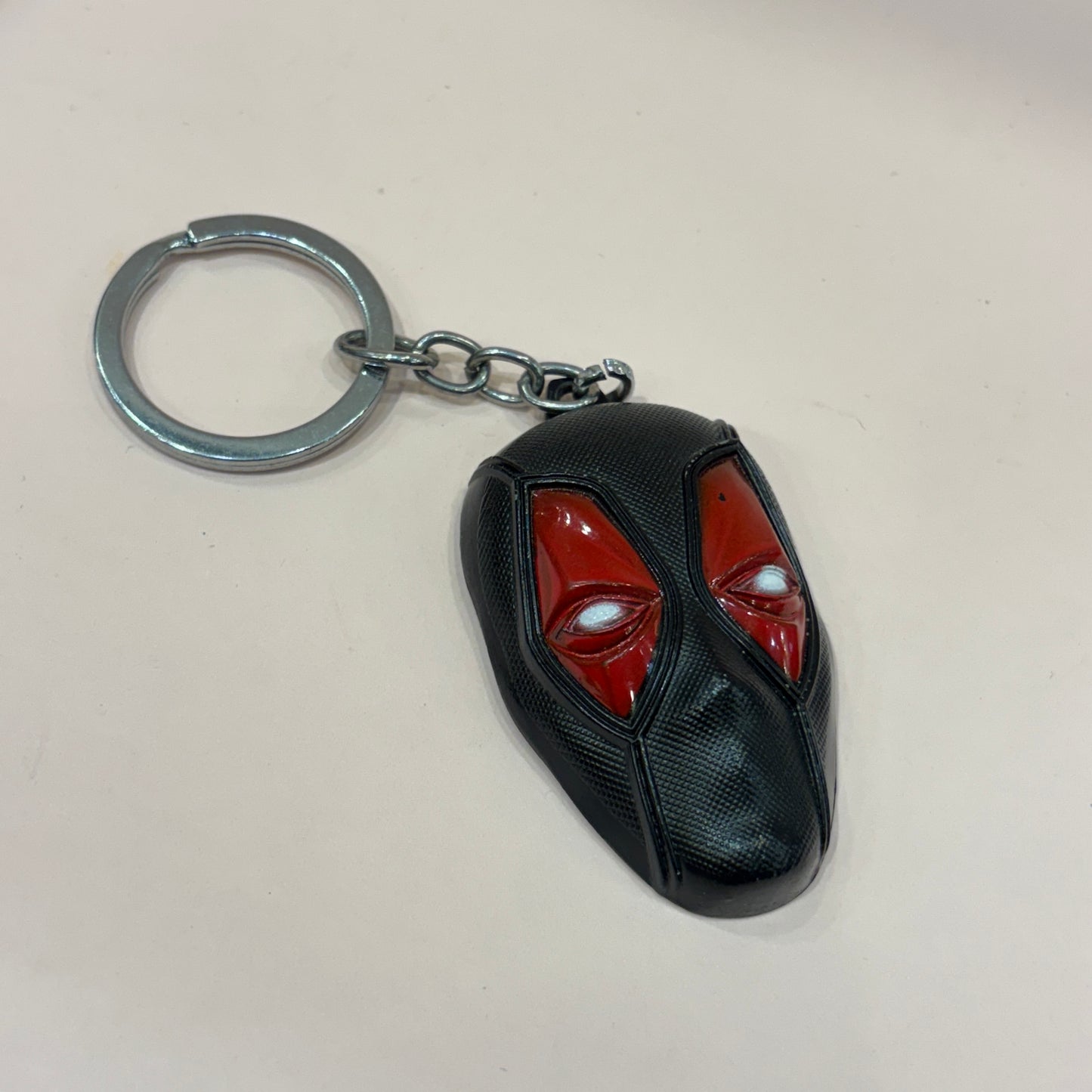 DEADPOOL MASK KEYCHAIN