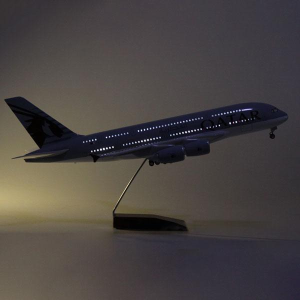 Qatar Airways Airbus A380 1:160 Scale Diecast Airplane Model (47cm)