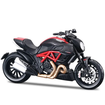 Maisto 1:18 Ducati Diavel Carbon Diecast Bike
