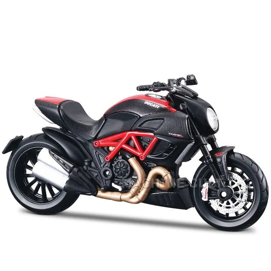 Maisto 1:18 Ducati Diavel Carbon Diecast Bike