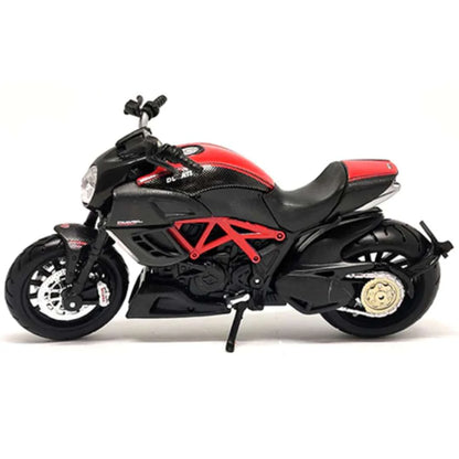 Maisto 1:18 Ducati Diavel Carbon Diecast Bike