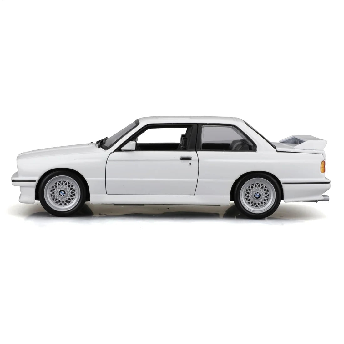Bburago 1:24 1988 BMW M3 E30 White Diecast
