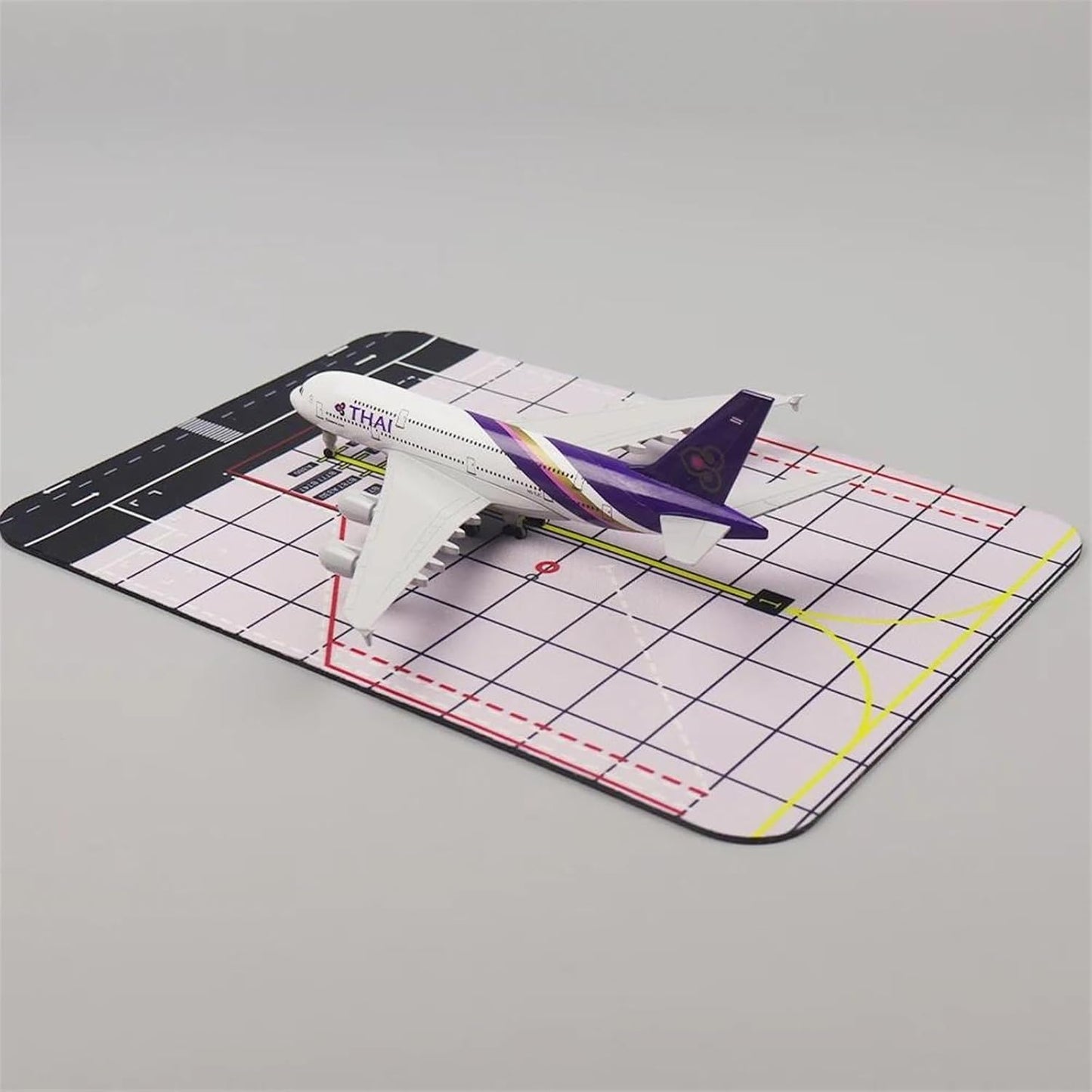 Thai Airways Airbus A380 1:200 Scale Diecast Airplane Model (20cm)