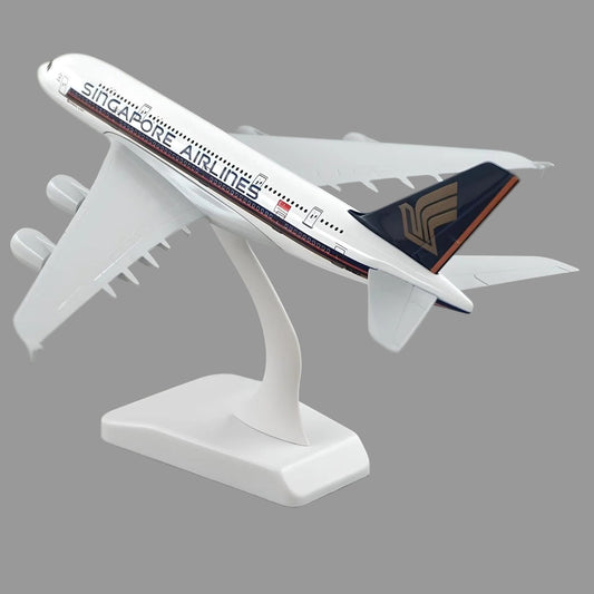 Singapore Airlines Boeing 777 300ER 1:200 Scale Diecast Airplane Model (20cm)