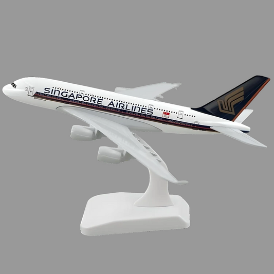Singapore Airlines Boeing 777 300ER 1:200 Scale Diecast Airplane Model (20cm)