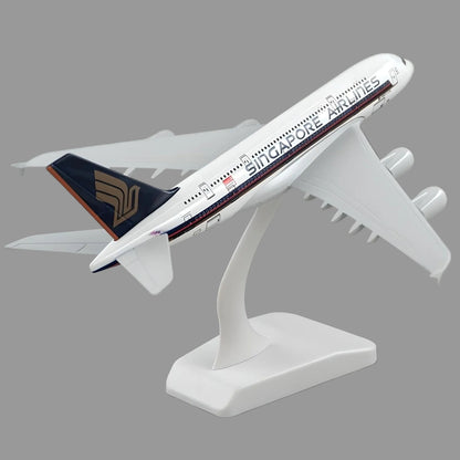 Singapore Airlines Boeing 777 300ER 1:200 Scale Diecast Airplane Model (20cm)