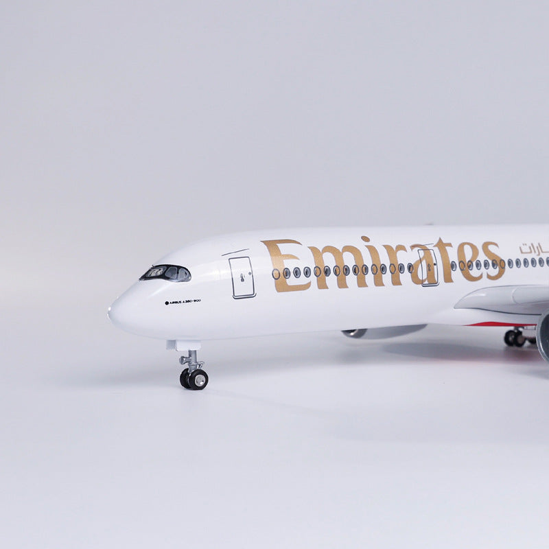 Emirates Airbus A380 Livery 1:160 Scale Diecast Airplane Model (47cm)