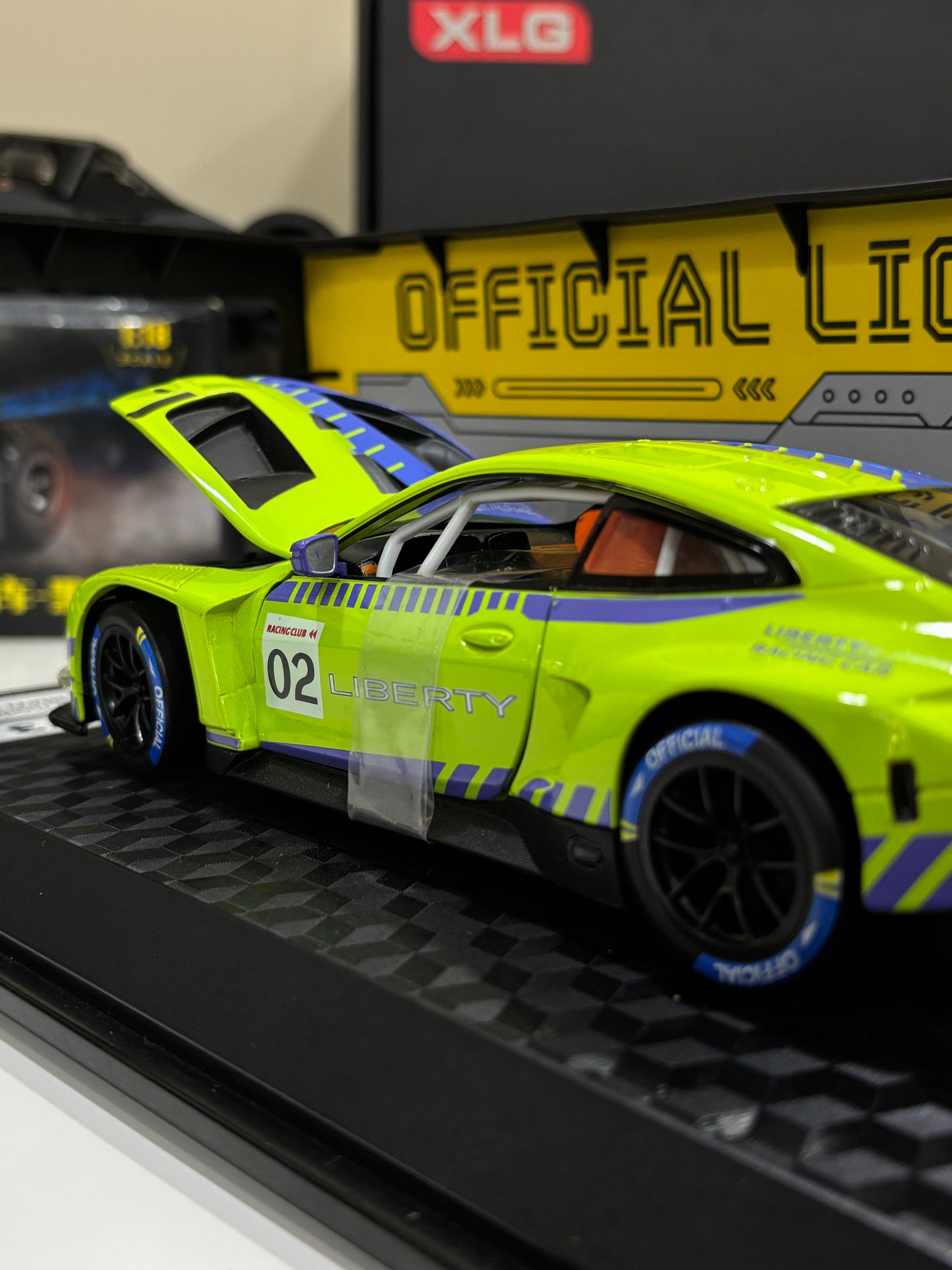 BMW M6 GT3 1:24 Official Licensed Die-Cast Scale Model Car by CCA