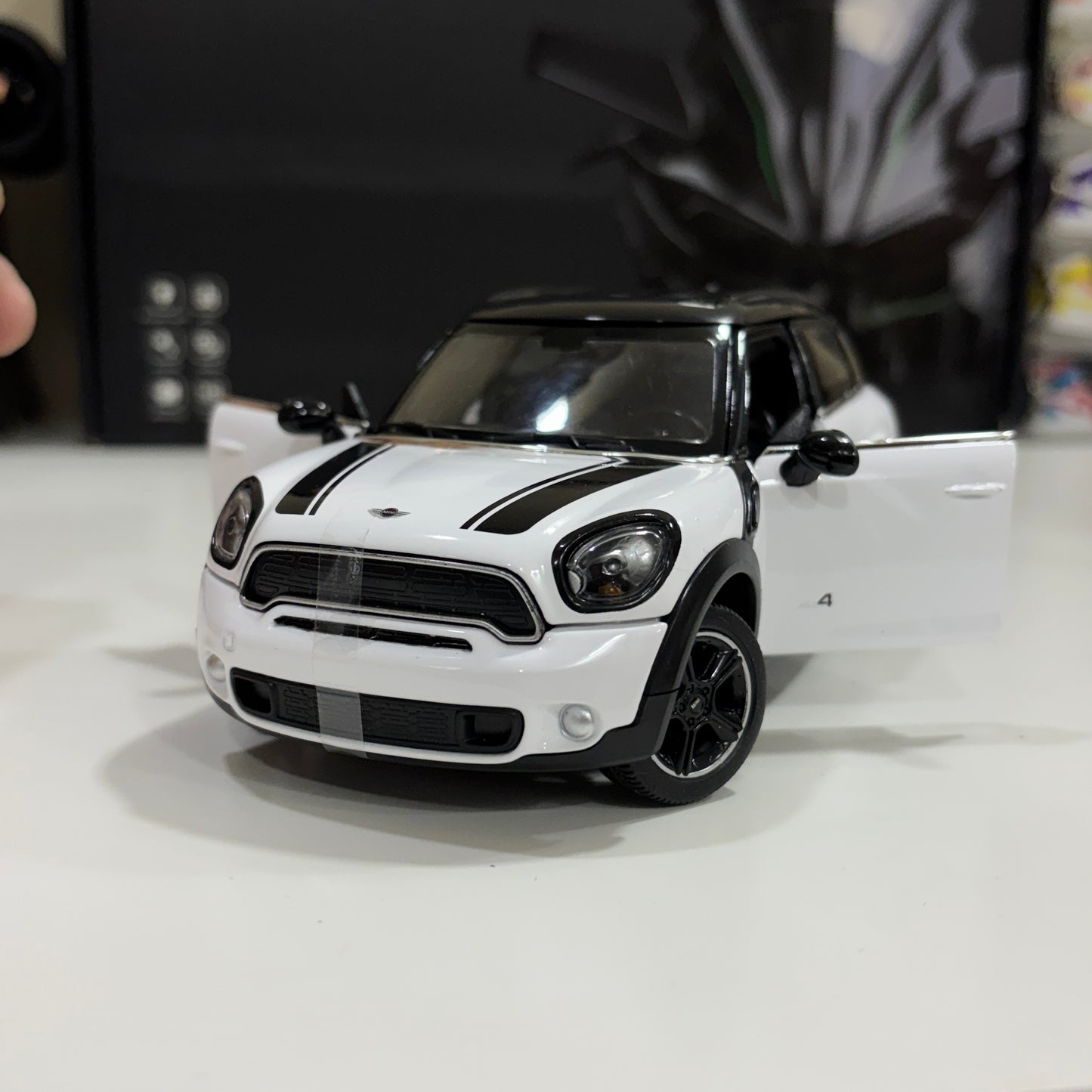MINI Cooper S Countryman 1:24 Official Die Cast Scale Model Car