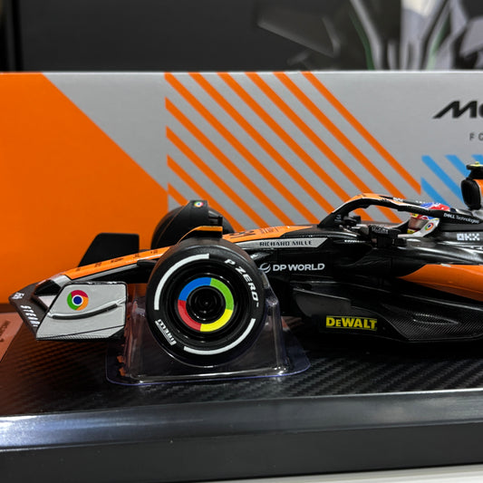 McLaren F1 Team MCL38 Car #81 1:24 Official Die-Cast Scale Model