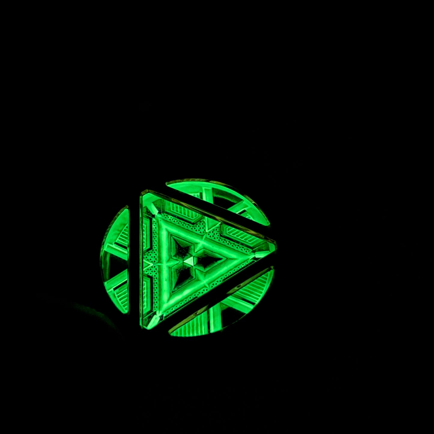 Marvel Iron Man Arc Reactor Glow in the Dark Keychain