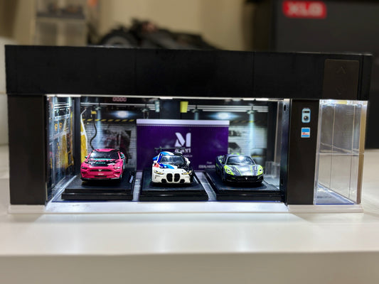 Electric Motorized Garage Diorama | Automatic Opening, LED Lights & Voice Control | 1:64 Diecast Display | USB & Battery Powered