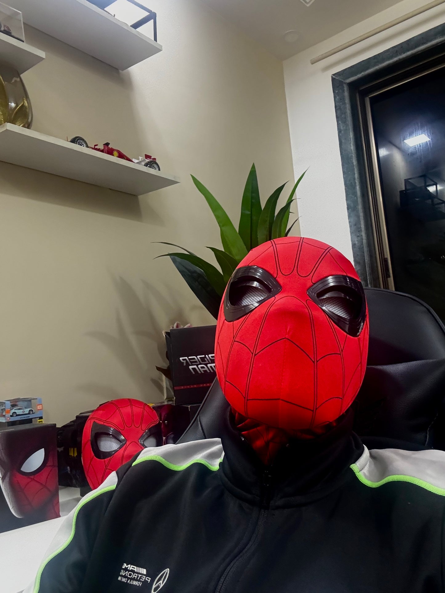 Spider-Man Mask with Moving Eye Lenses