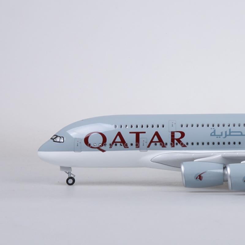 Qatar Airways Airbus A380 1:160 Scale Diecast Airplane Model (47cm)