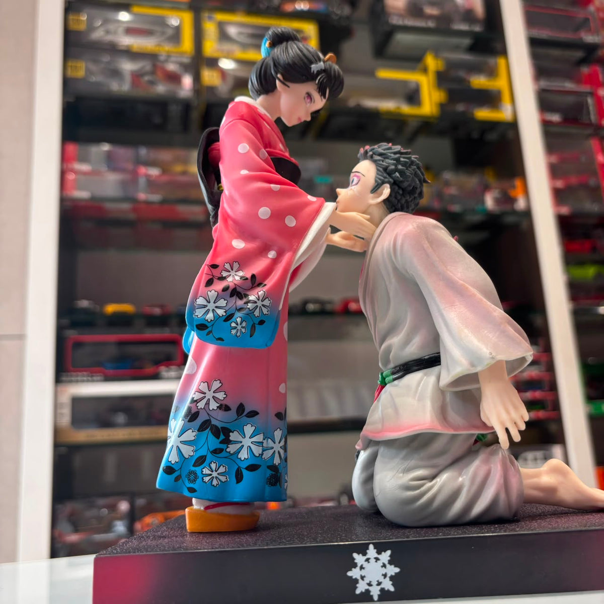 Demon Slayer Akaza and Koyuki Diorama Statue Set - Mugen Train / Upper Moon 3