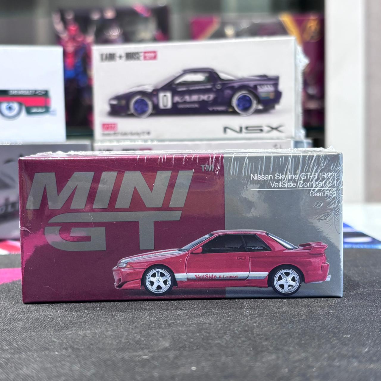 MiniGT 1:64 Nissan Skyline GT-R (R32) VeilSide Combat C-I Gem Red Diecast Model