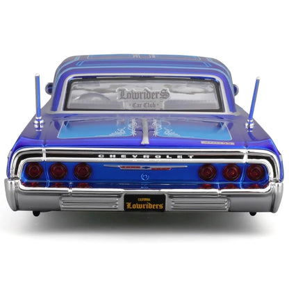 Maisto 1:26 1964 Chevrolet Impala SS Diecast